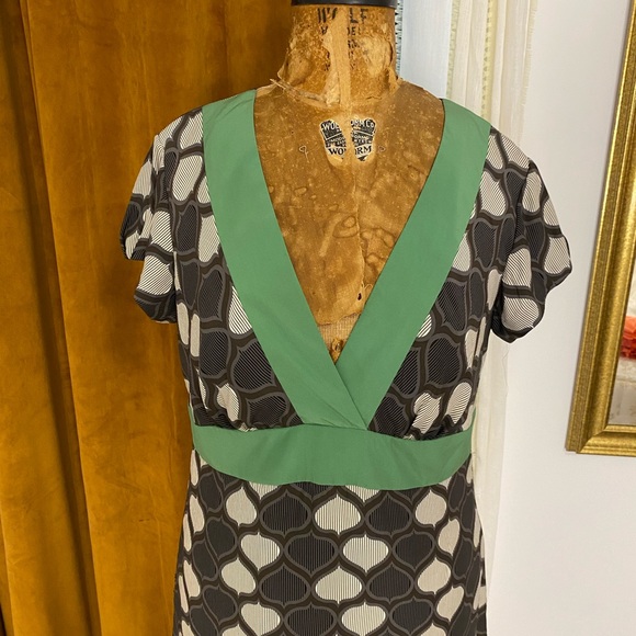 Banana Republic Cap-sleeve Dress - Picture 2 of 4